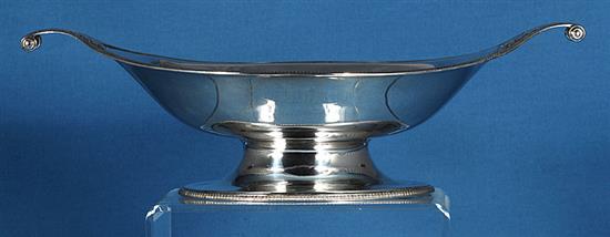 A George V silver navette shaped bowl, length 290mm, weight 12oz/375grms.